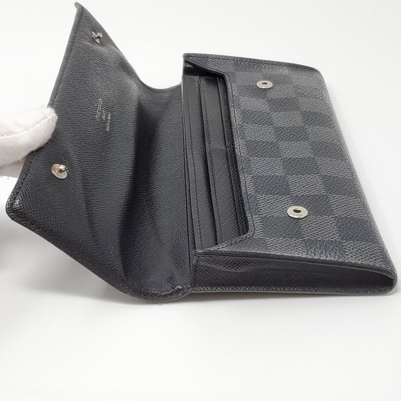 Auth Louis Vuitton Wallet - Picture 10 of 12